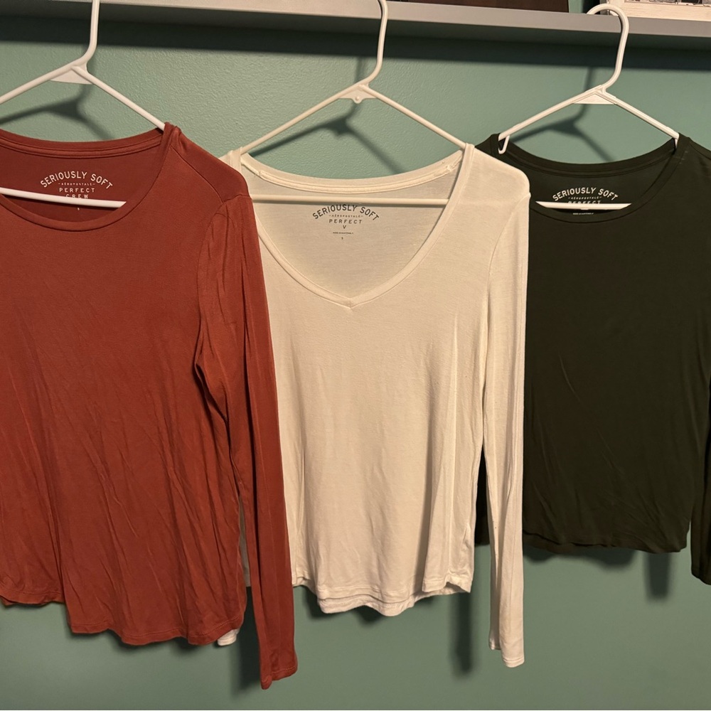Seriously soft Aeropostale long sleeve shirts pack of 3. White green burnt orang